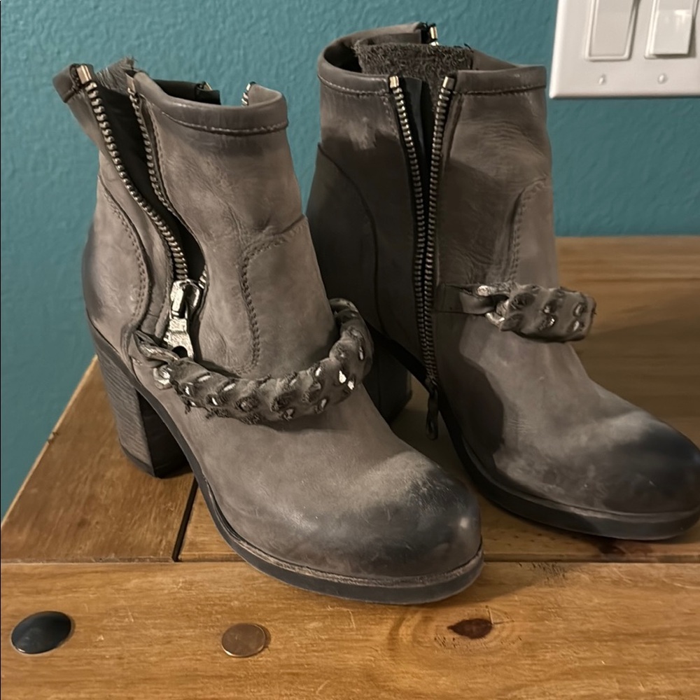 Steve Madden Gray Ankle Boots